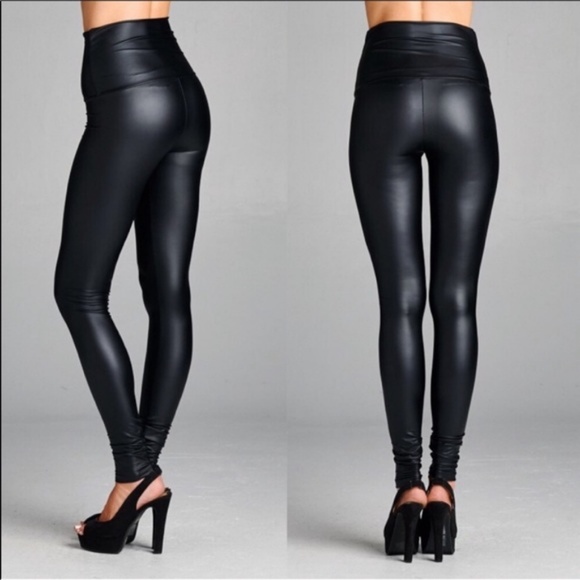 RESTOCK!! 5⭐️Foldable BLACK FAUX LEATHER- Legging - Picture 3 of 3